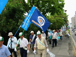 今年も広島平和記念公園一斉清掃を行いました