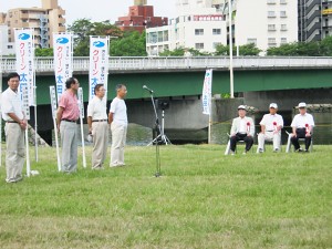 今年も広島平和記念公園一斉清掃を行いました