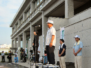 今年も広島平和記念公園一斉清掃を行いました