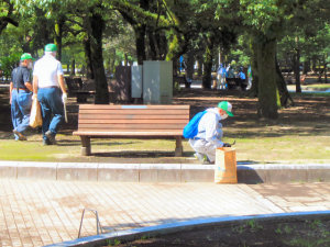 今年も広島平和記念公園一斉清掃を行いました